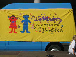 gal/2005/2005 Weltkindertag/2005 Weltkindertag 20.9 vor Karstadt inn Borbeck 001.jpg